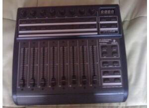 Behringer BCF2000