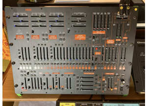 Behringer 2600 (3670)