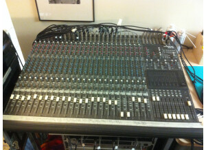 Mackie 8 Bus Series 24/8/2 (32005)