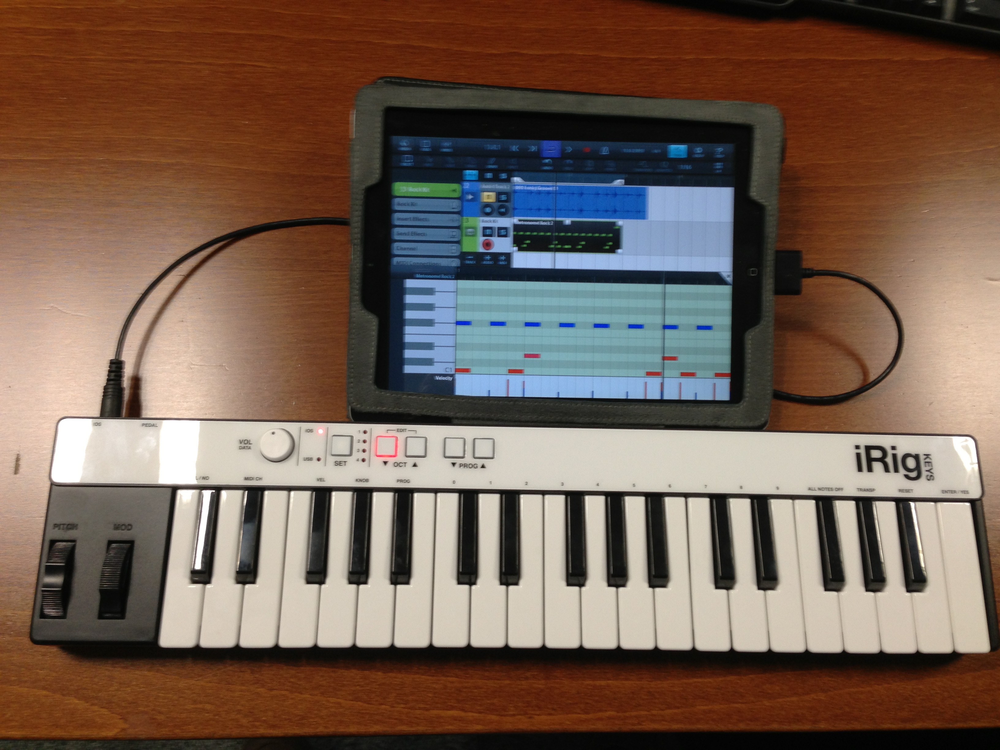 IK multimedia iRig Keys