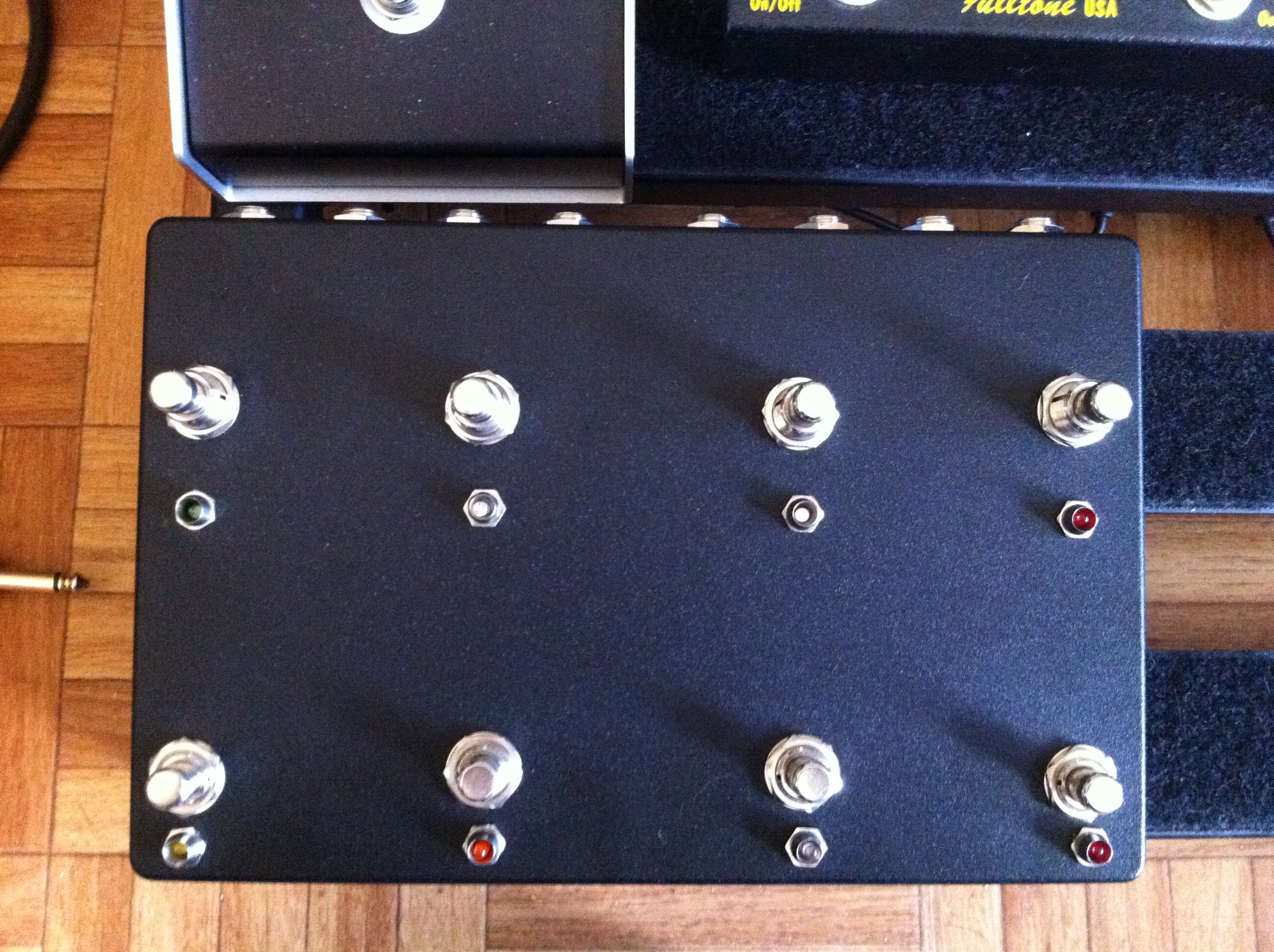 Buzz Electronics Programmable 8Ch Switcher