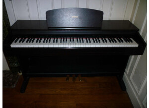 Yamaha CLAVINOVA YDP 121