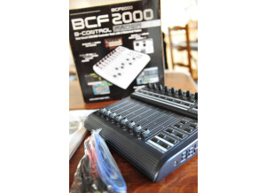 Behringer Fader BCF2000
