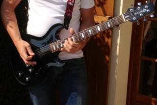 Line 6 Variax 700 Tremolo