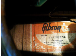 Gibson J-45 Deluxe (1972)