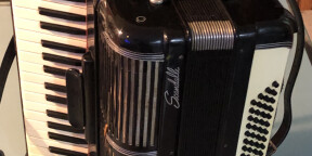 Bel accordéon SCANDALLI Modèle 43