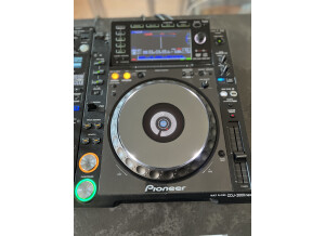 CDJ 2000NXS  FACE AVANT