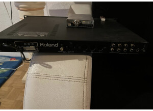 Roland S-330 (28617)