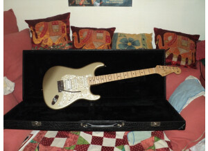 Fender Classic Player '50 Stratocaster - Shoreline Gold