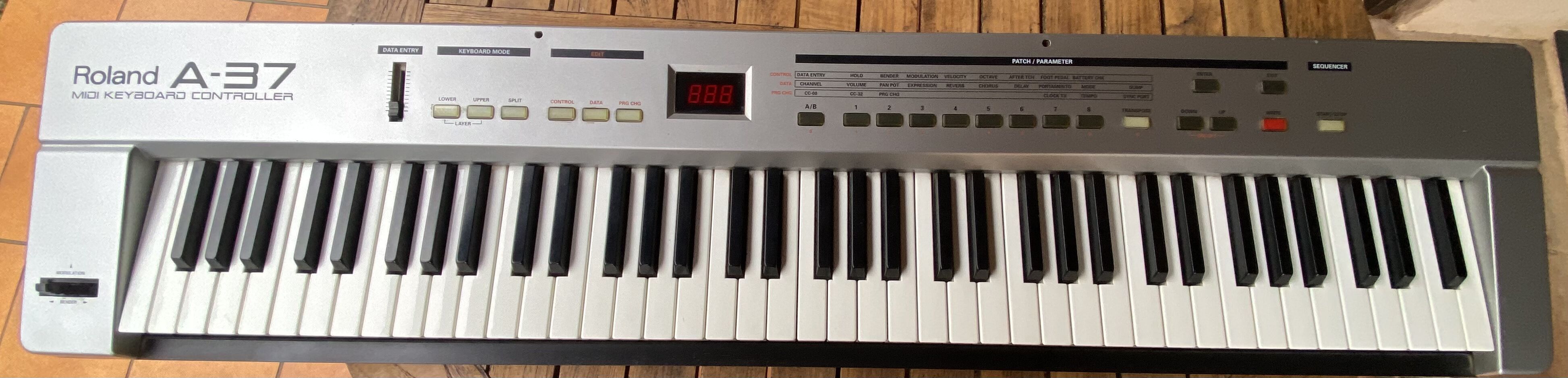 その他 Roland A-37