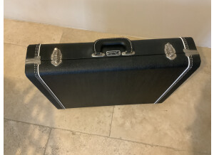Fender Classic Case Stand 3