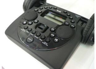 Mixage nomade avec le Mobile DJ MP3 d'Hercules, un contrÃ´leur Wi-Fi destinÃ© aux DJs...