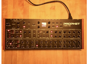 Dave Smith Instruments Prophet Rev2 Module 8 voix (85936)