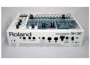 Roland SH-32 (94060)