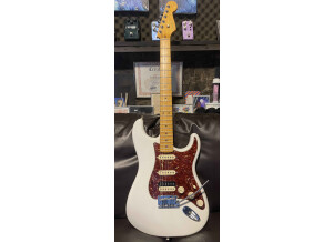 Fender American Ultra Stratocaster HSS (75305)