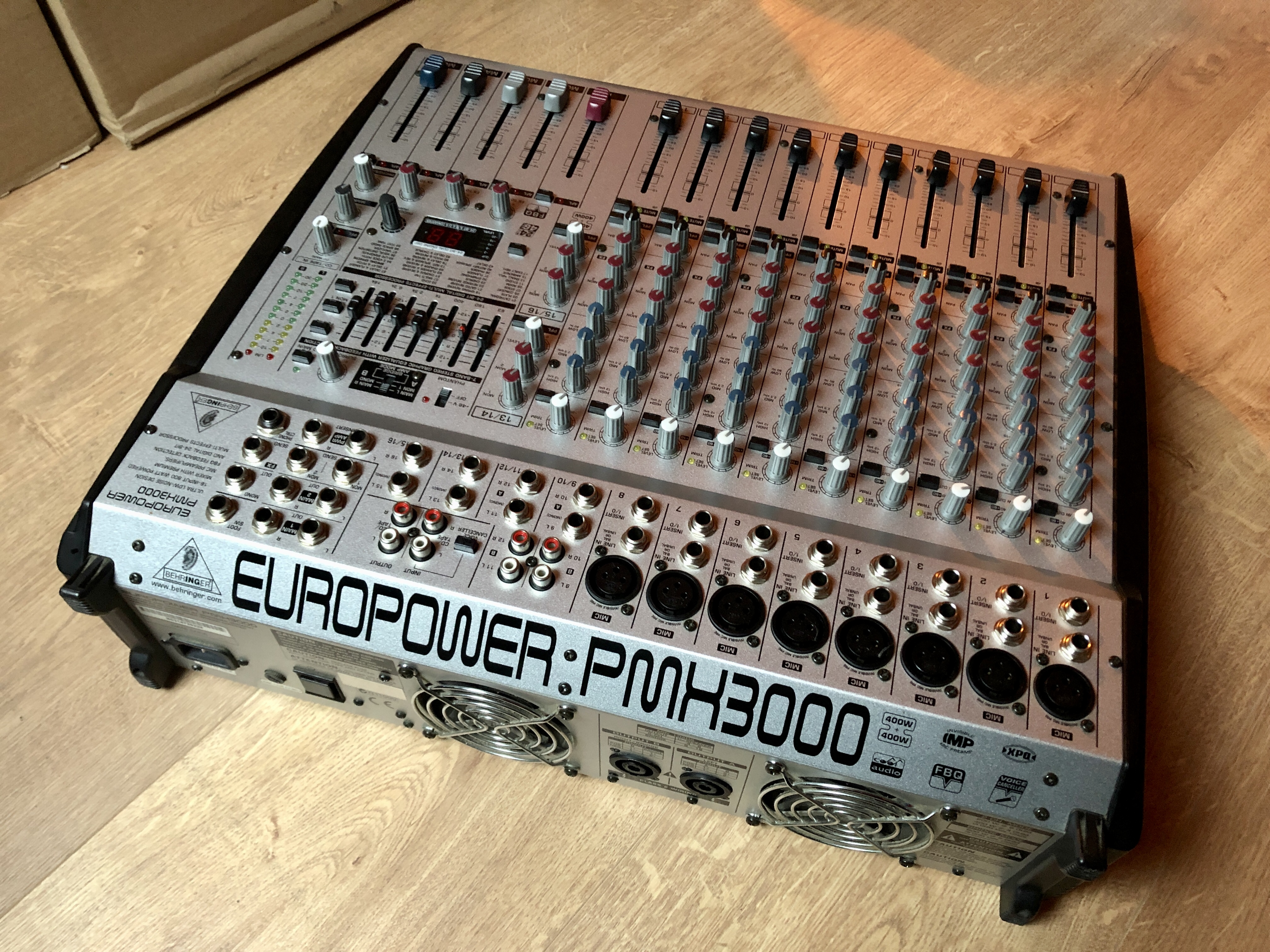 Pictures and images Behringer Europower PMH3000 - Audiofanzine Pictures and images Behringer Europower PMH3000 - Audiofanzine