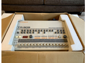 Roland TR-909 (69203)