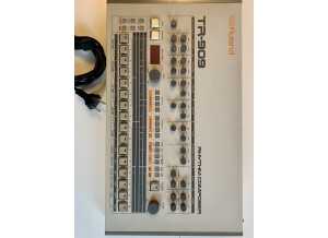 Roland TR-909 (82162)