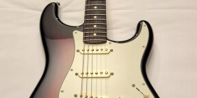 A vendre American Pro Stratocaster 3 Color Sunburst RW 