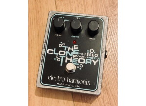 Electro-Harmonix Stereo Clone Theory