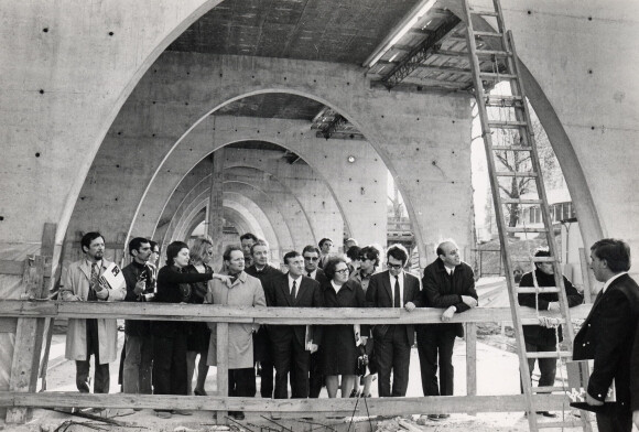 5549101.jpeg 5549101.jpeg