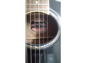 Yamaha APX700 (35141)