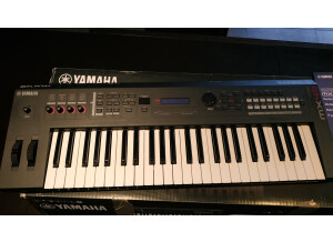 Yamaha MX49 (67368)