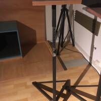 Pieds d'enceintes de proximité