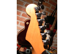 Fender American Deluxe Strat V Neck - 2-Color Sunburst