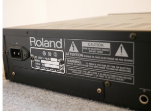 Roland S-550