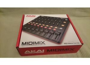 Akai Professional MIDImix (1009)
