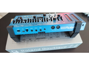 Roland SH-01A (7990)