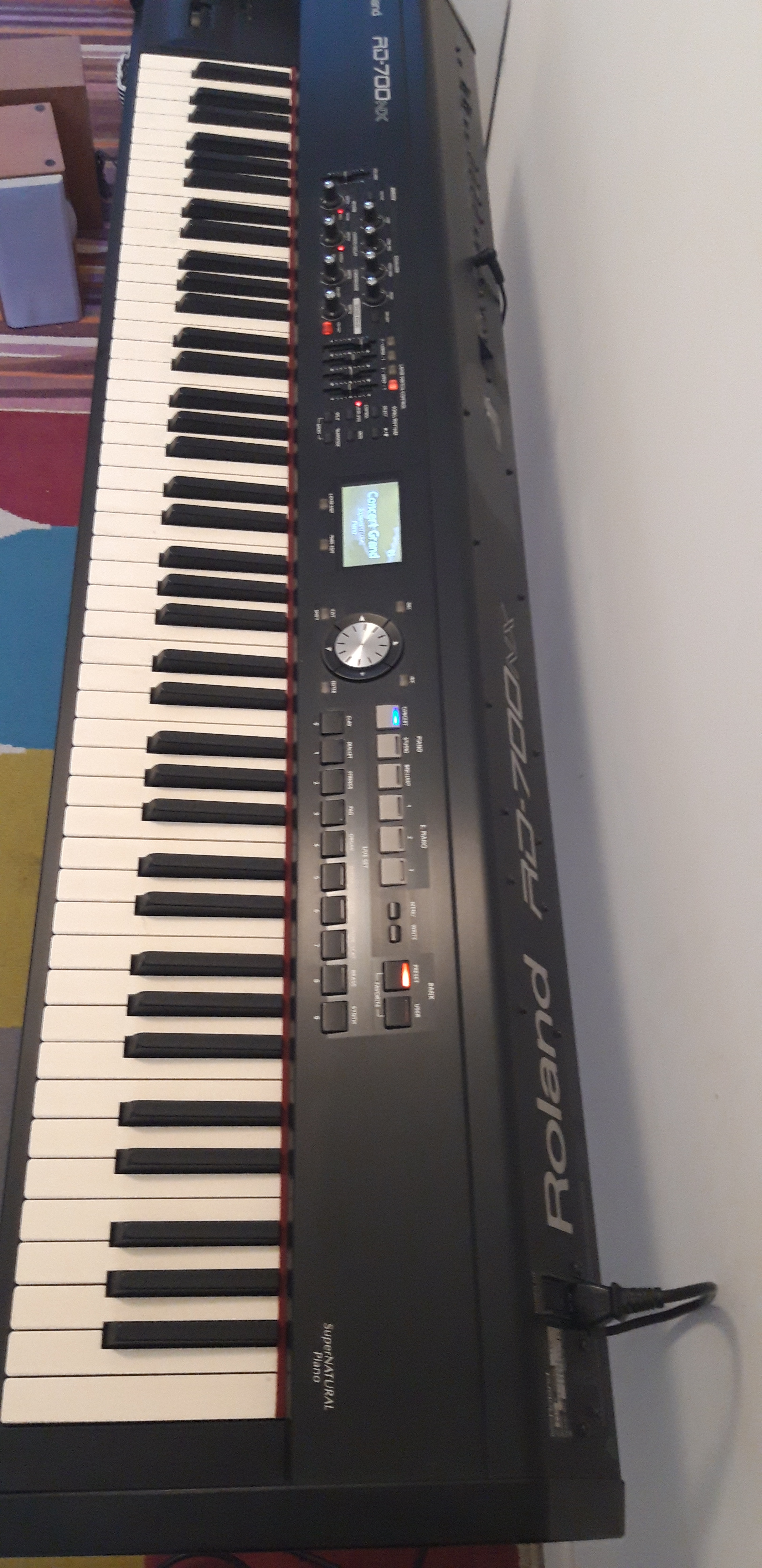 700nx 2025
