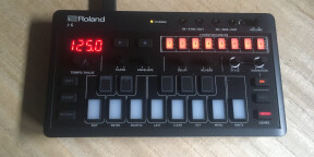 Vends Roland J-6 Chord Synthesizer