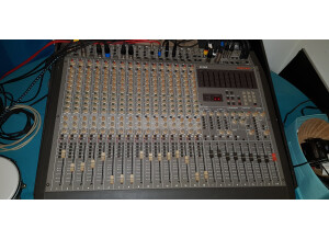 Tascam M-2516