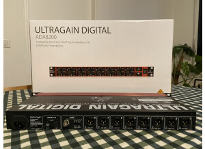 Behringer Ultragain Digital ADA8200 (33556)