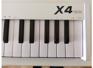 Midiplus X4 mini