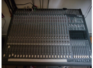 Mackie 8 Bus Series 24/8/2 (3012)