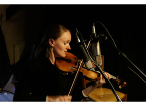 Emilie Dulieux au violon, face à mon micro BL-2 (et un TB1 mod.)