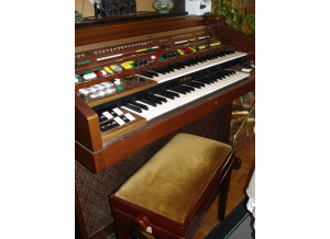 orgue avec tabouret