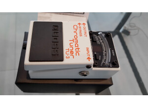 Boss TU-3 accordeur 1