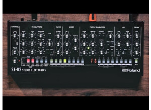 Roland SE-02 (3728)