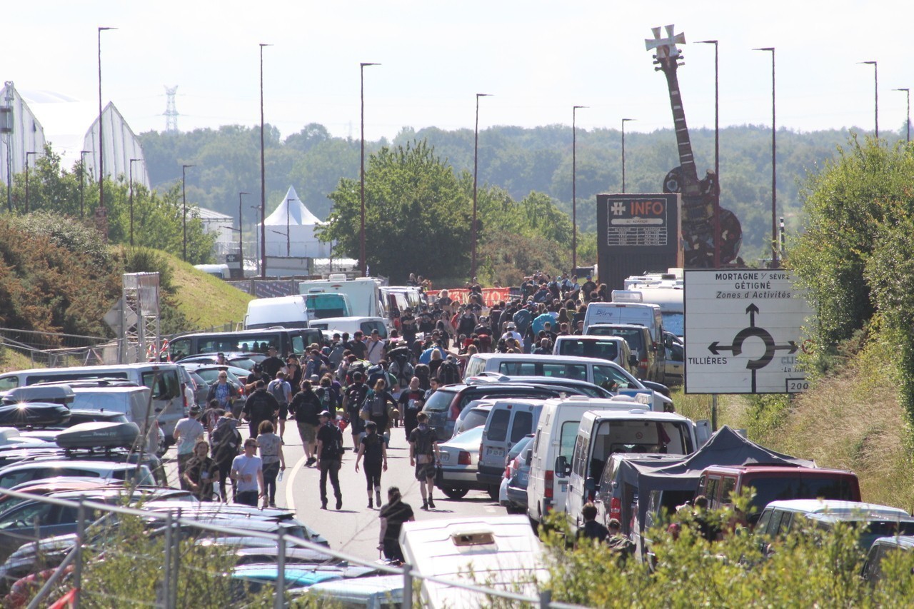 le Pub soci&eacute;tal : parkinghellfet