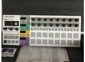 Arturia BeatStep Pro (31340)