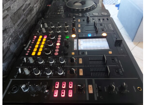 Pioneer DJM-2000 (61390)