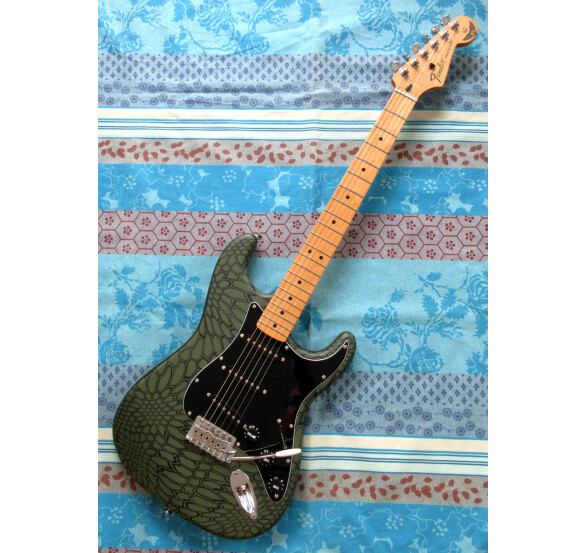 Fender-stratmex-custom-pinedepin2019-02
