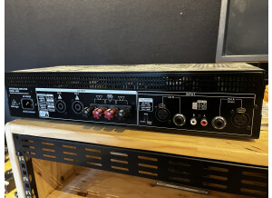 Behringer Reference Amplifier A800