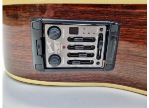 Gibson Songwriter Deluxe Cutaway (80729)