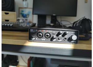 1677923291499808219679493328928