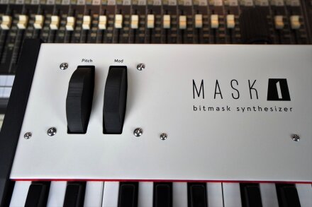 Mask1 2tof 08 face détail Mask1 2tof 08 face détail